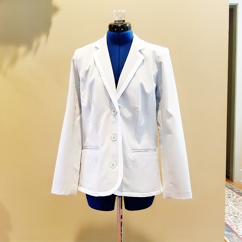 🌺SALE🌺 ISAAC MIZRAHI Beautiful gray blazer
